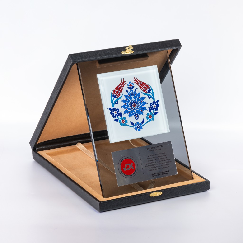 PB1102 Çinili Kristal Plaket